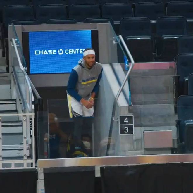 赛后体能课后；丹佛掘金队长鼓劲备战国王杯；球迷炸锅；阵容厚度经受考验的简单介绍-爱游戏app