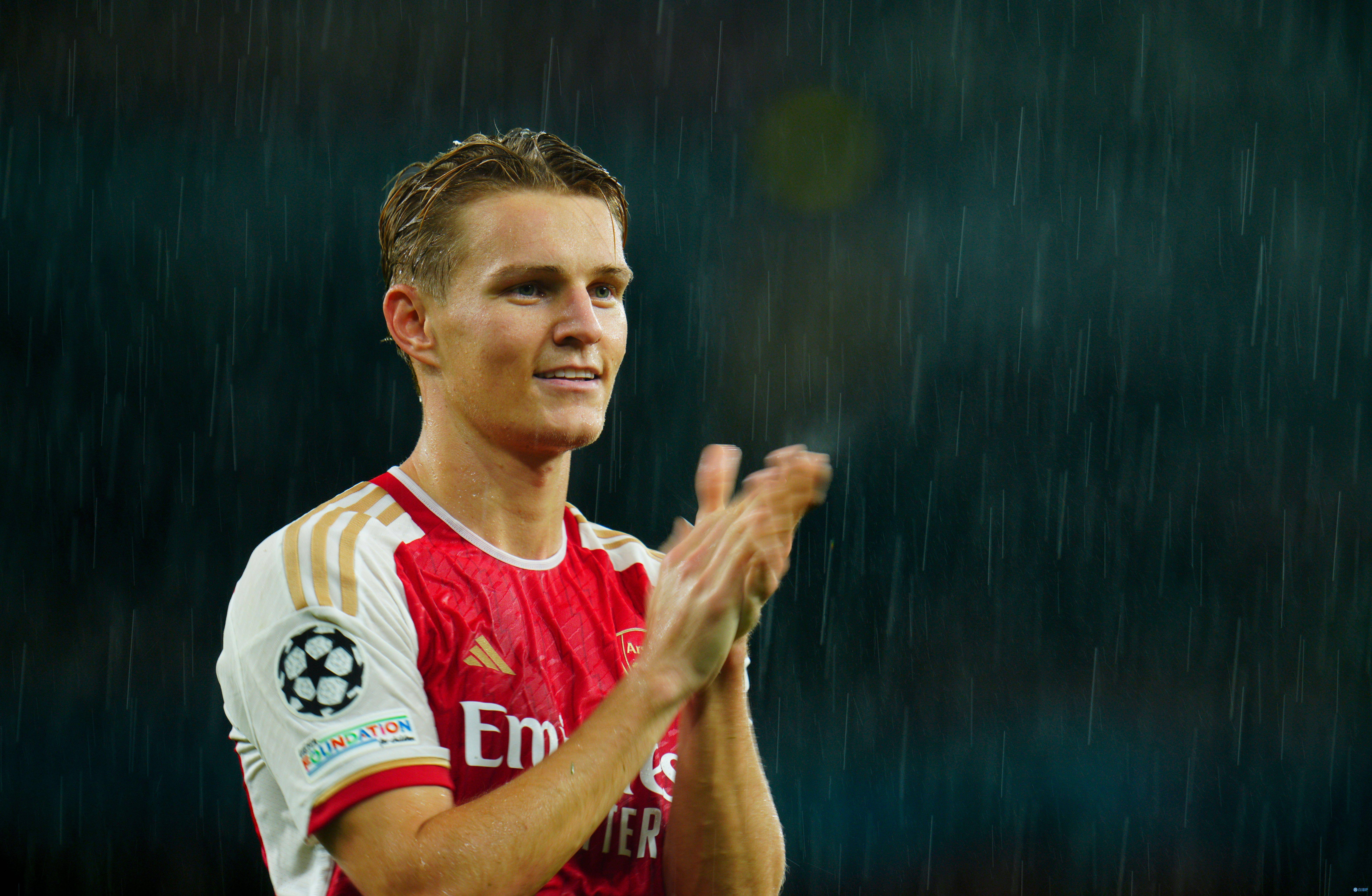 关于法甲今夜走向成谜，密尔沃基雄鹿更衣室发声，更衣室稳定，资深球员宣示担当的信息-爱游戏